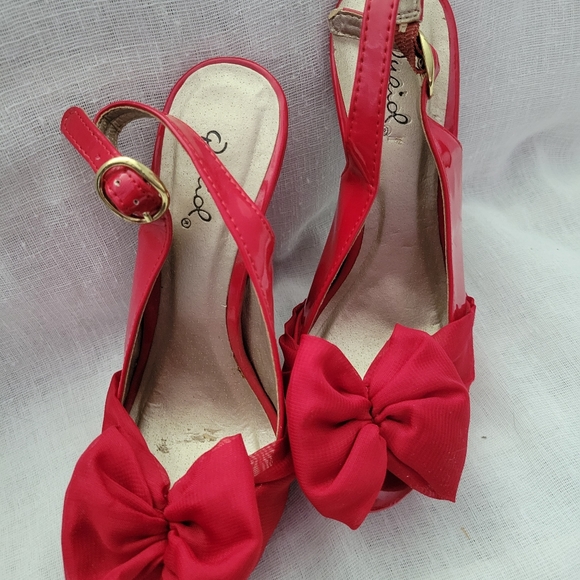 Adorable red platform heels - Picture 2 of 5